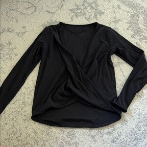 lululemon athletica Black Long-Sleeve Twist Front Tee